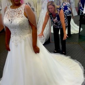 Allure Bridal Dress - Style 9200